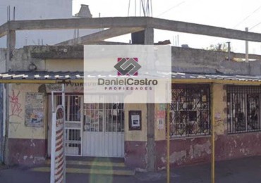 Casa con local , Gregorio de Laferrere